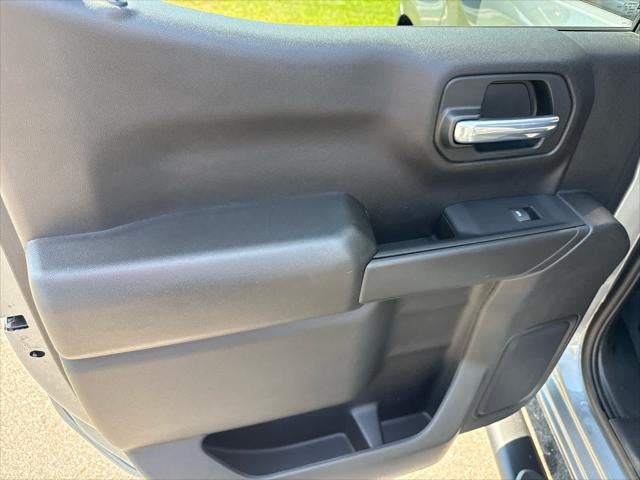 2023 Chevrolet Silverado 1500 4WD Crew Cab Short Bed Custom