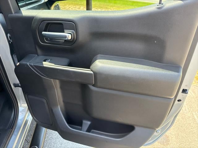 2023 Chevrolet Silverado 1500 4WD Crew Cab Short Bed Custom