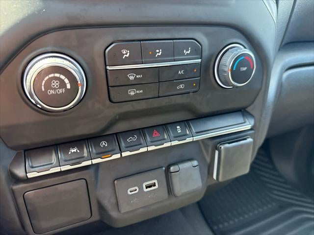 2023 Chevrolet Silverado 1500 4WD Crew Cab Short Bed Custom