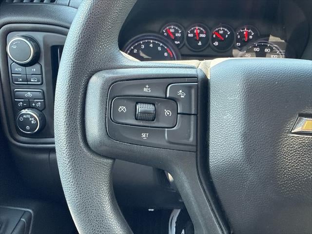 2023 Chevrolet Silverado 1500 4WD Crew Cab Short Bed Custom