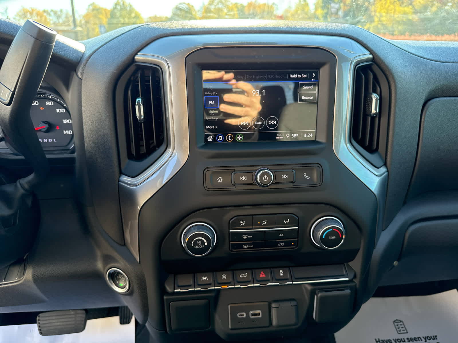 2024 Chevrolet Silverado 1500 4WD Crew Cab Short Bed Custom