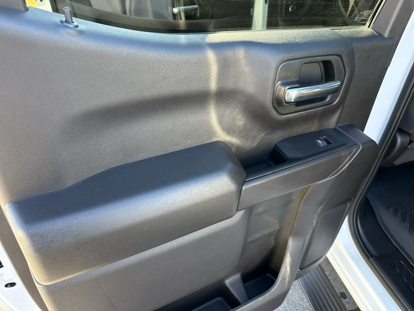 2024 Chevrolet Silverado 1500 4WD Crew Cab Short Bed Custom