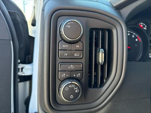 2024 Chevrolet Silverado 1500 4WD Crew Cab Short Bed Custom