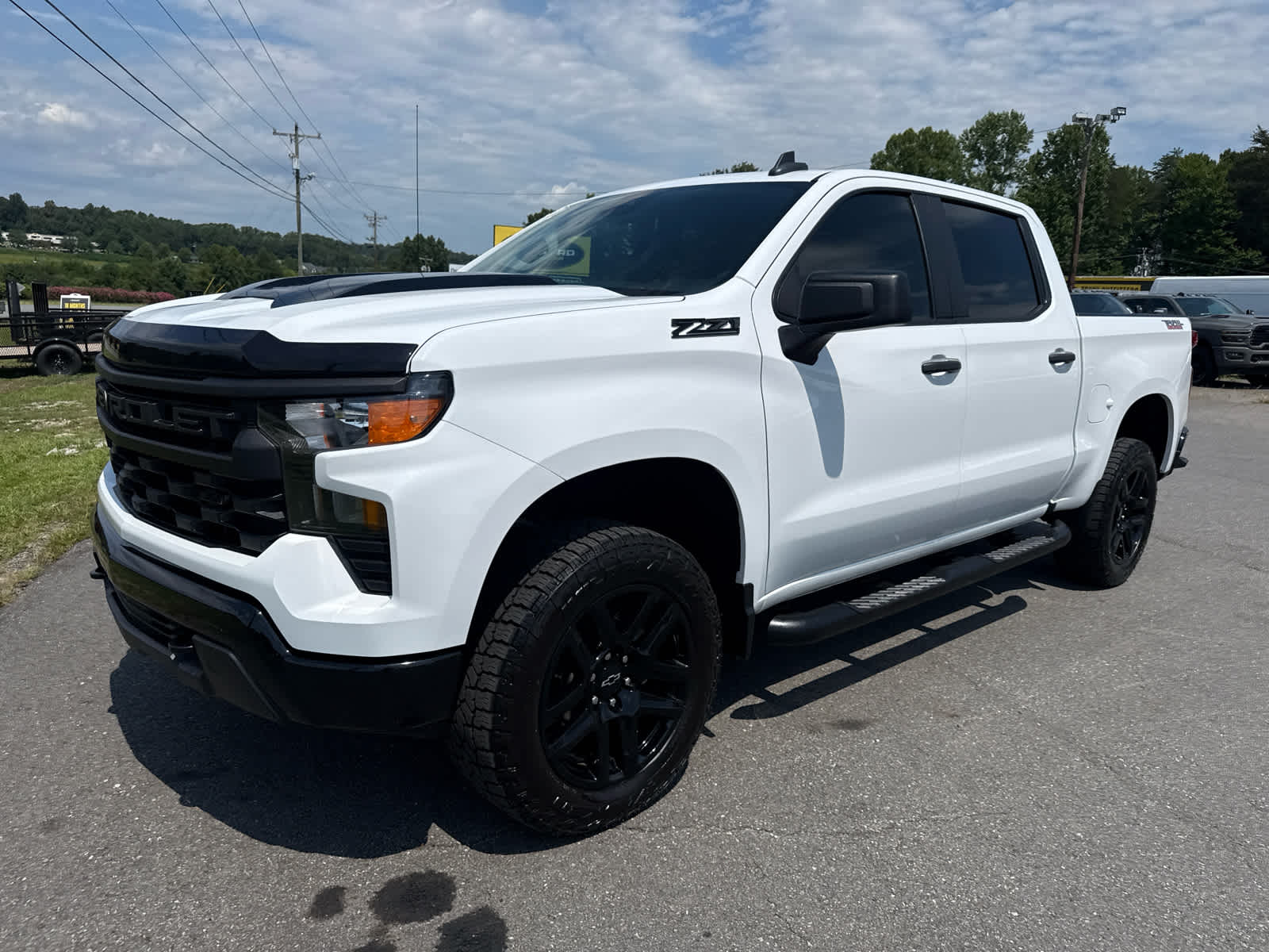 2024 Chevrolet Silverado 1500 4WD Crew Cab Short Bed Custom Trail Boss