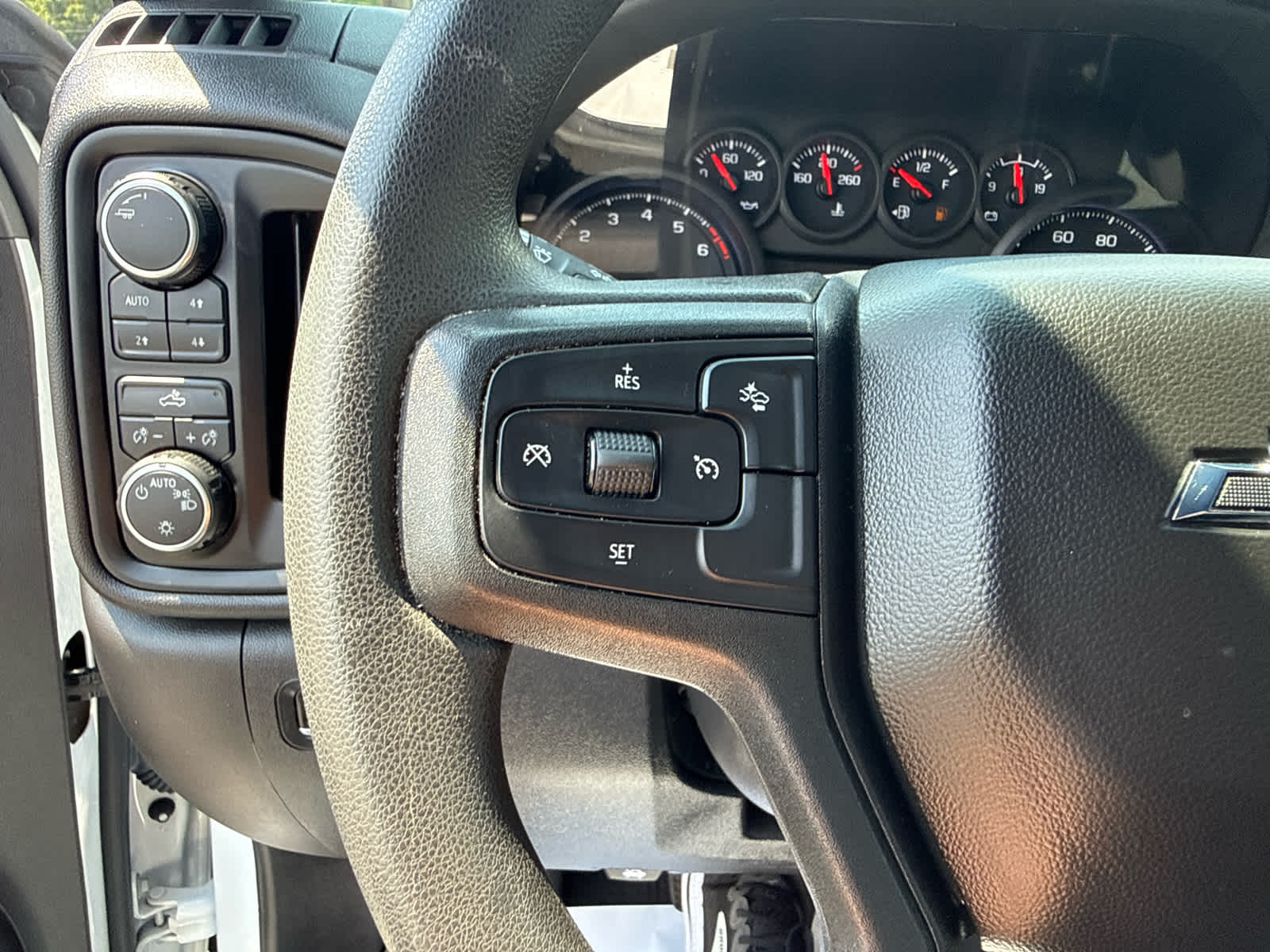 2024 Chevrolet Silverado 1500 4WD Crew Cab Short Bed Custom Trail Boss