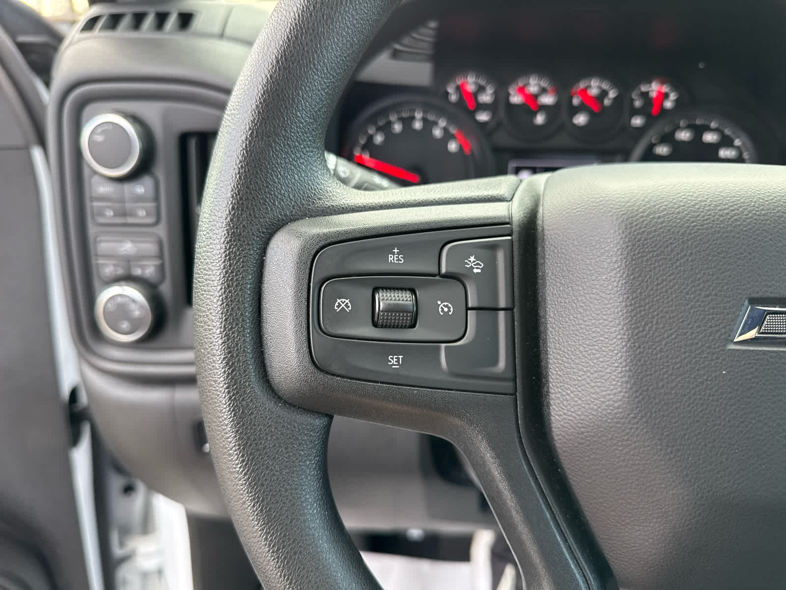 2024 Chevrolet Silverado 1500 4WD Crew Cab Short Bed Custom Trail Boss