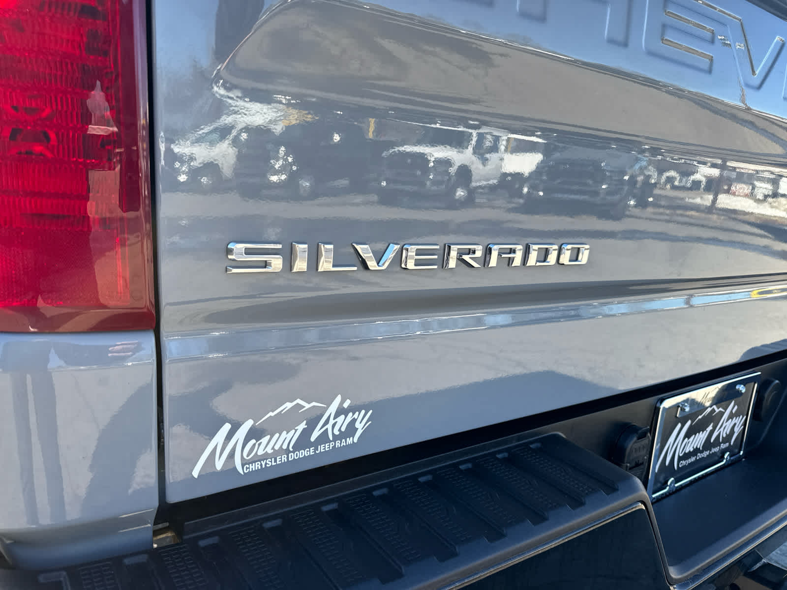 2025 Chevrolet Silverado 1500 4WD Crew Cab Short Bed Custom Trail Boss