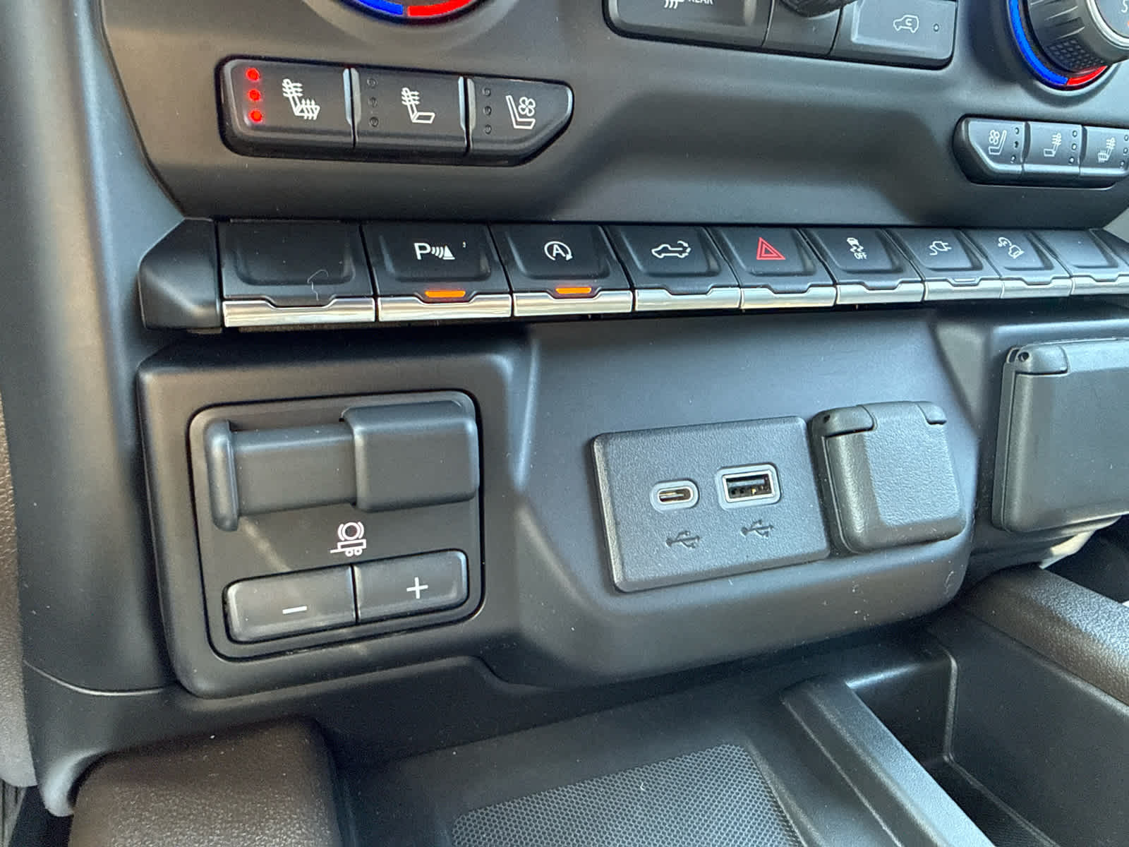 2021 Chevrolet Silverado 1500 4WD Crew Cab Short Bed LTZ