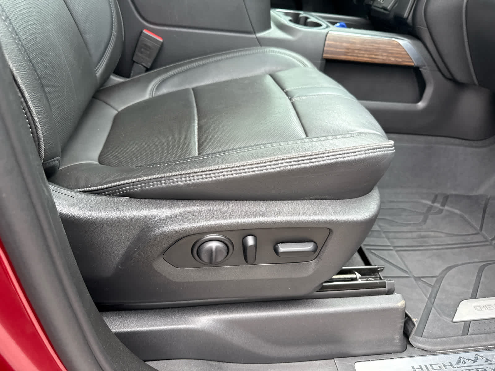 2021 Chevrolet Silverado 1500 4WD Crew Cab Short Bed High Country