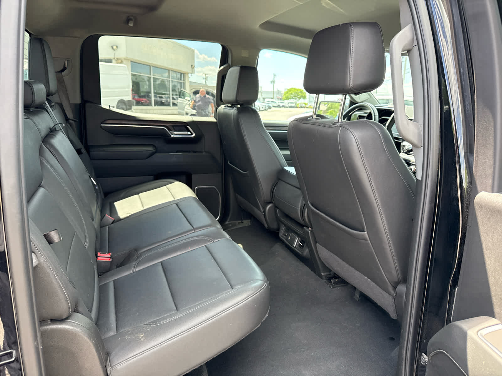 2025 GMC Sierra 1500 2WD Crew Cab Short Box SLT