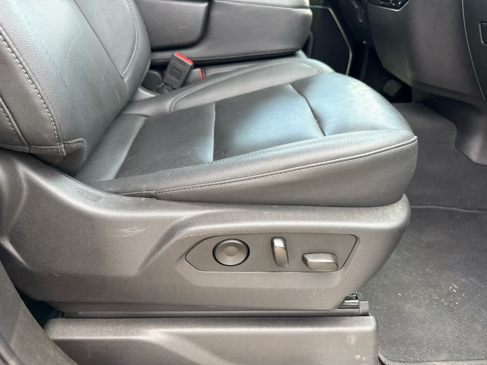 2025 GMC Sierra 1500 2WD Crew Cab Short Box SLT