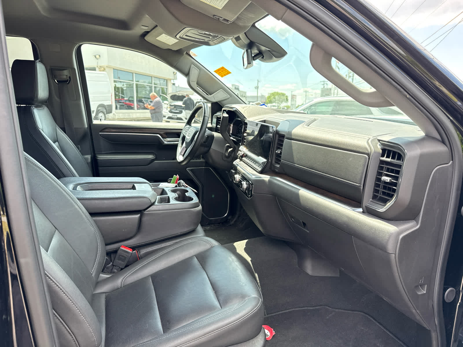2025 GMC Sierra 1500 2WD Crew Cab Short Box SLT