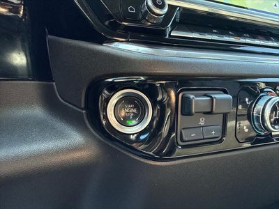 2025 GMC Sierra 1500 2WD Crew Cab Short Box SLT
