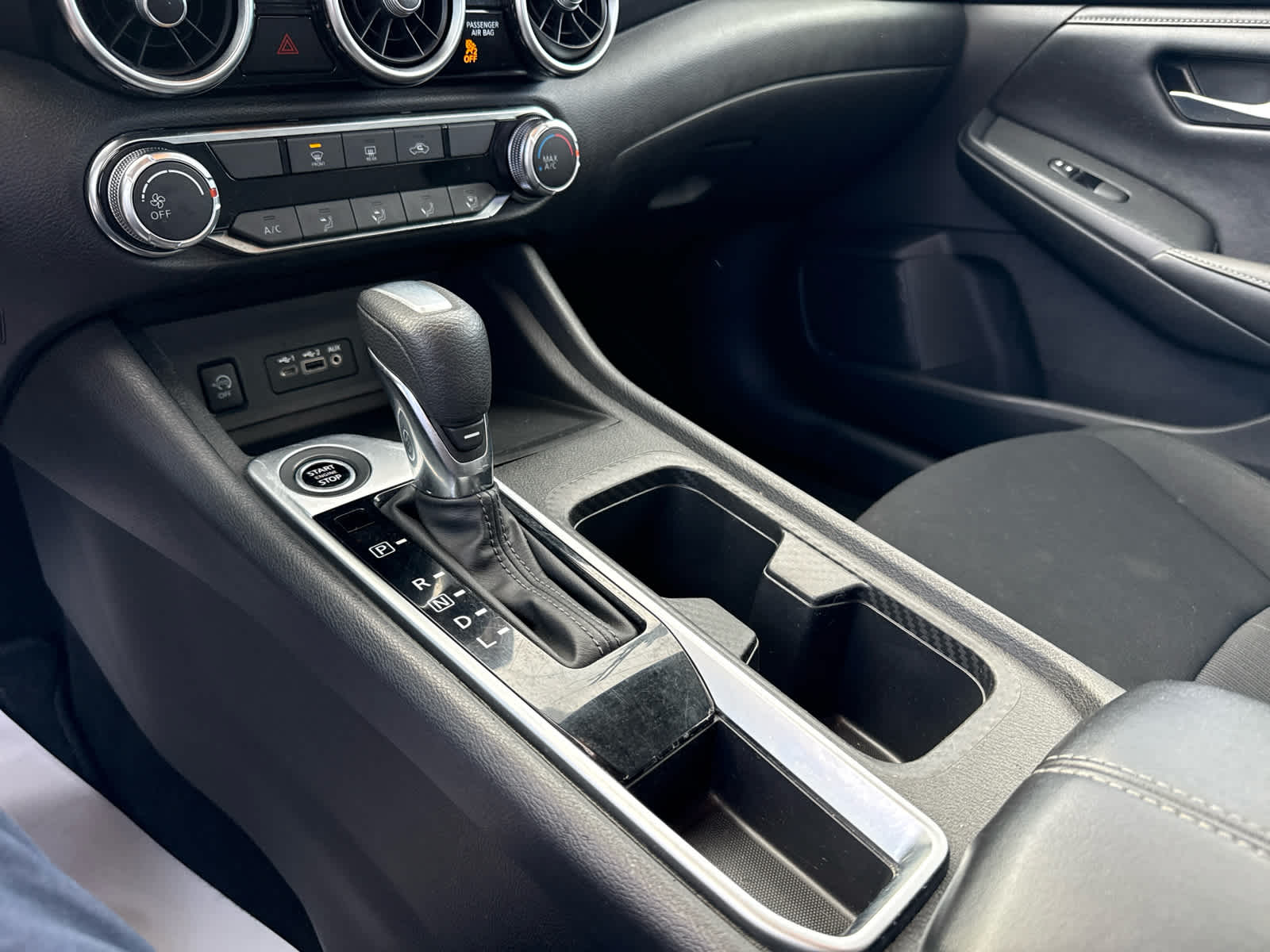 2024 Nissan Sentra SV Xtronic CVT