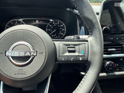 2025 Nissan Pathfinder SL FWD