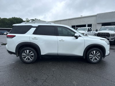 2025 Nissan Pathfinder SL FWD