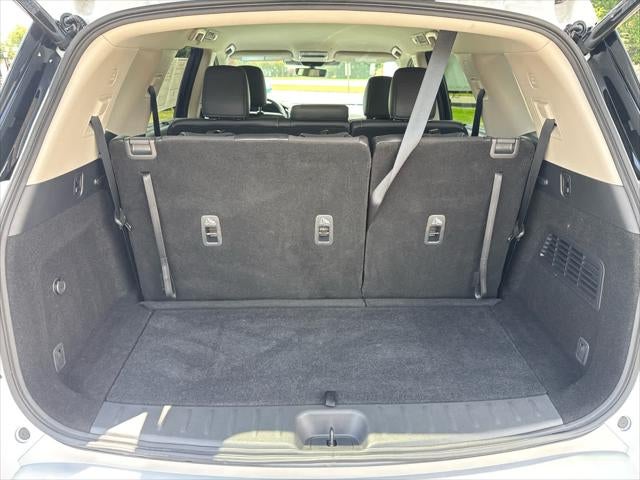 2025 Nissan Pathfinder SL FWD