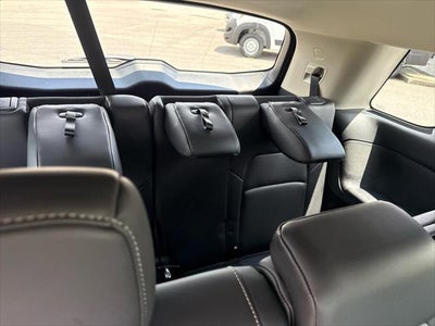 2025 Nissan Pathfinder SL FWD