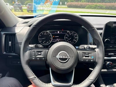 2025 Nissan Pathfinder SL FWD