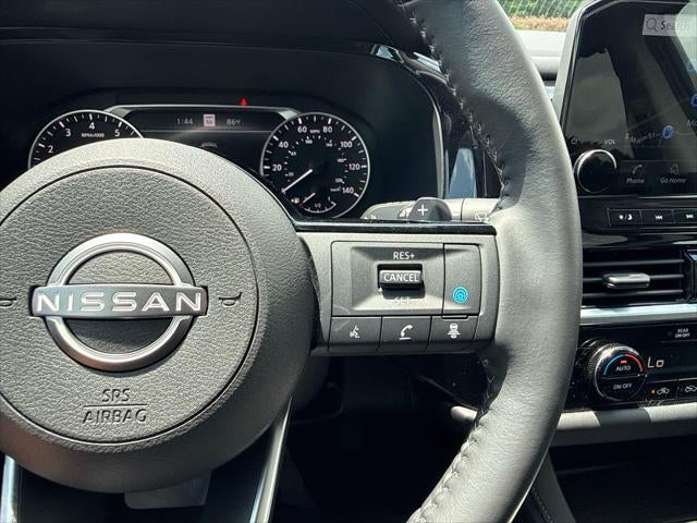 2025 Nissan Pathfinder SL FWD