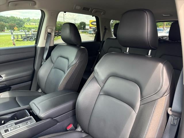2025 Nissan Pathfinder SL FWD