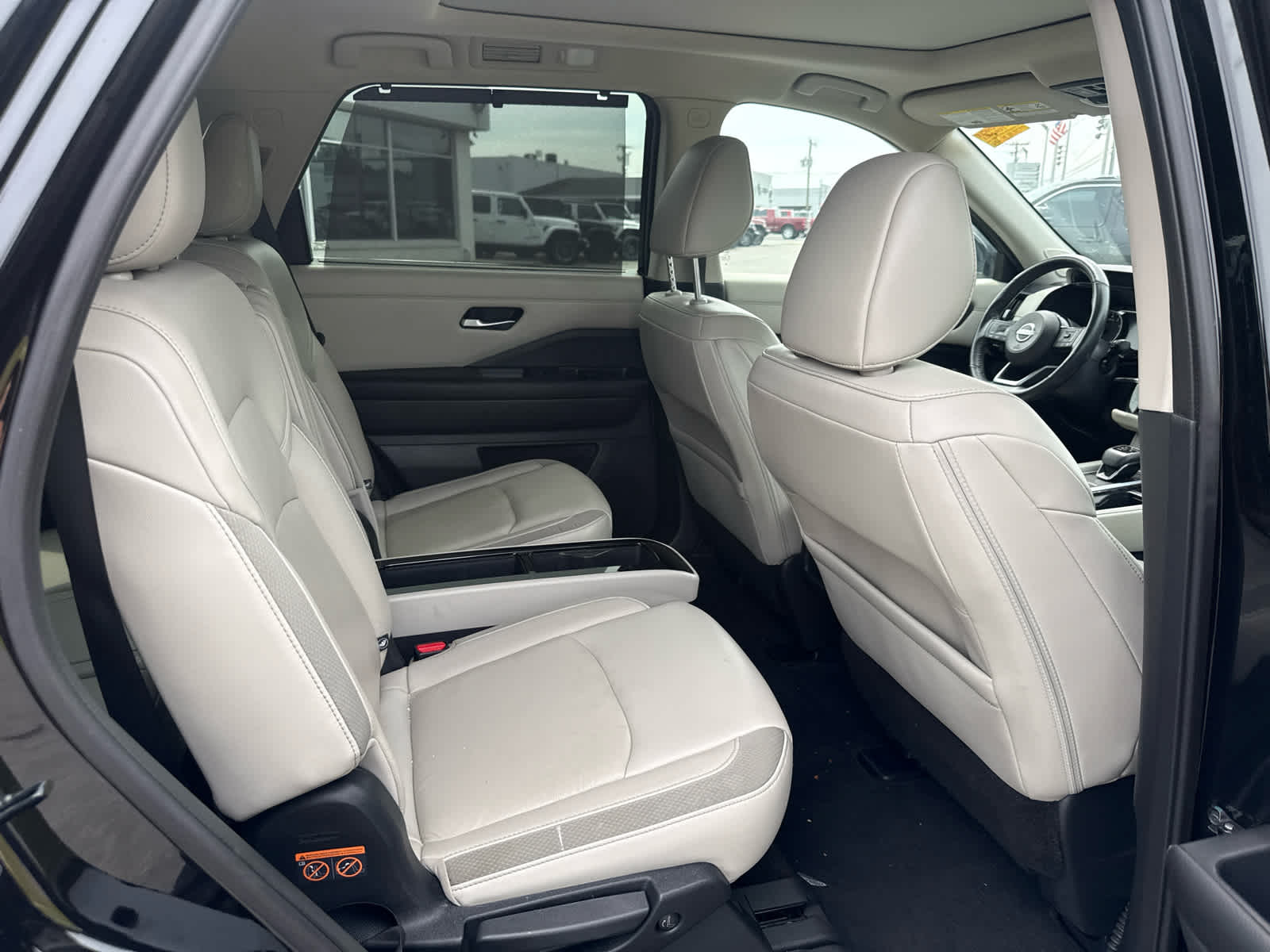 2023 Nissan Pathfinder SL 4WD