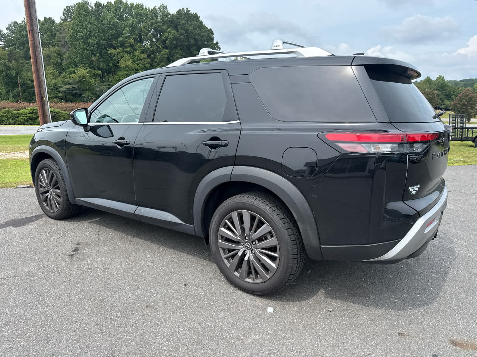 2023 Nissan Pathfinder SL 4WD