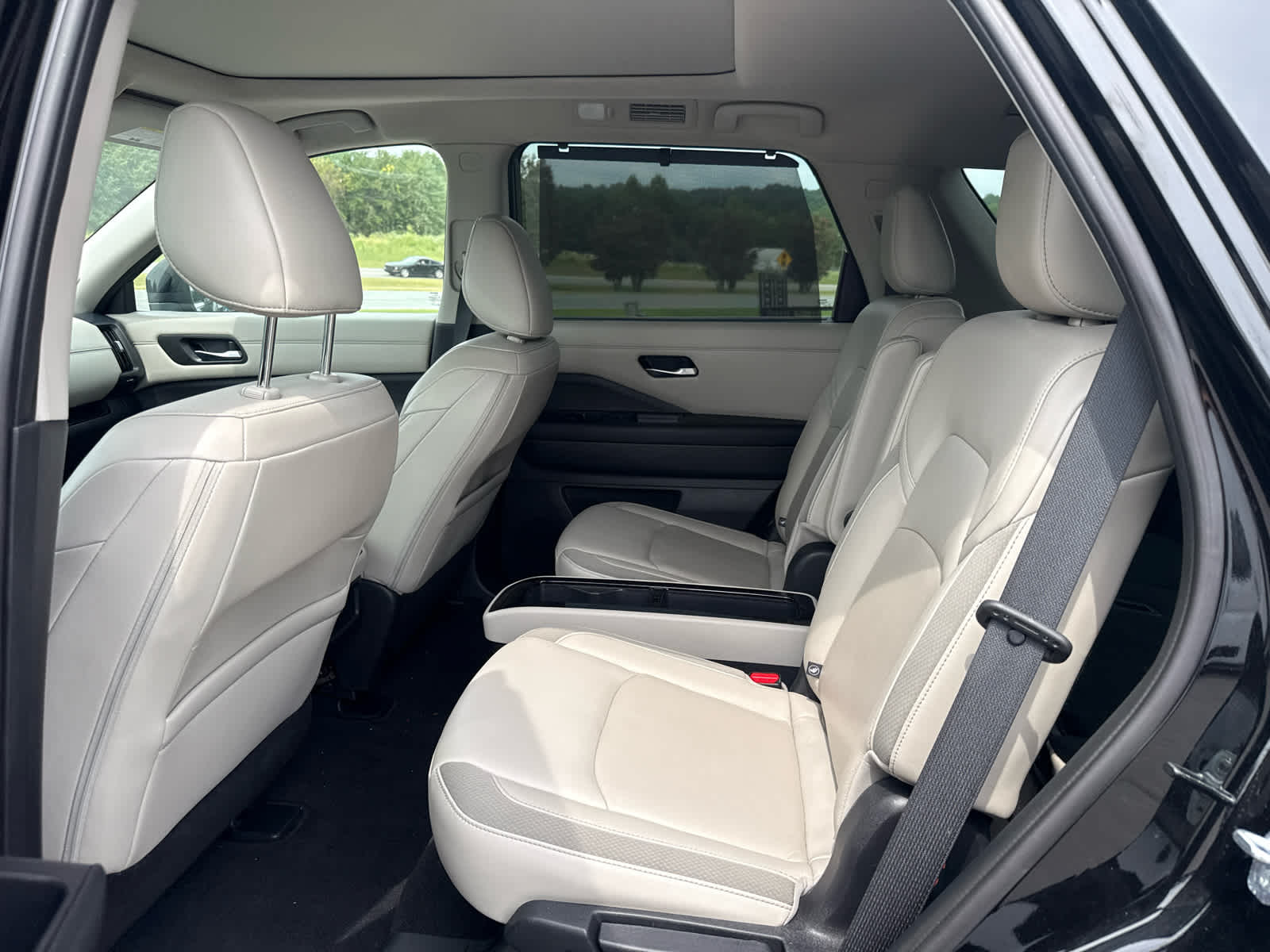 2023 Nissan Pathfinder SL 4WD