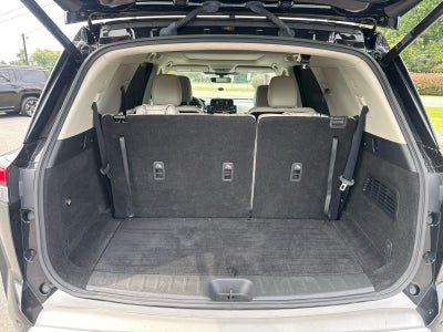 2023 Nissan Pathfinder SL 4WD