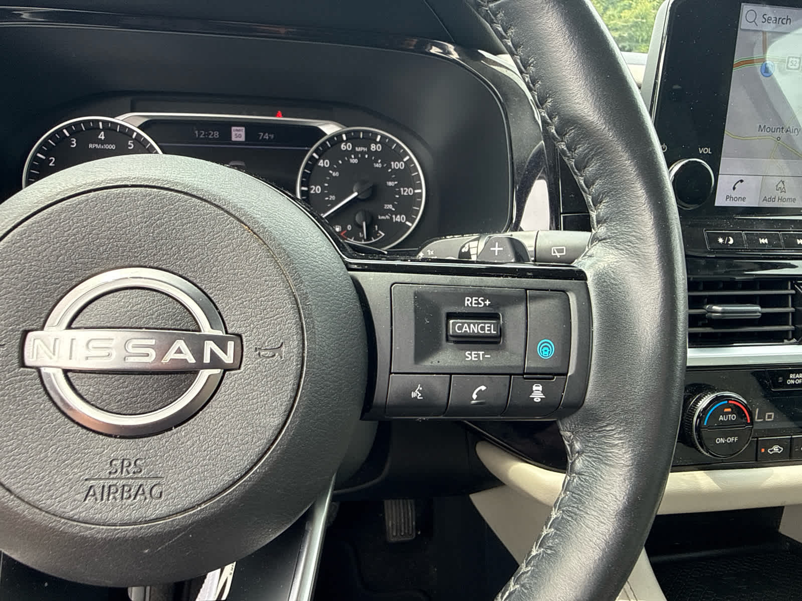 2023 Nissan Pathfinder SL 4WD