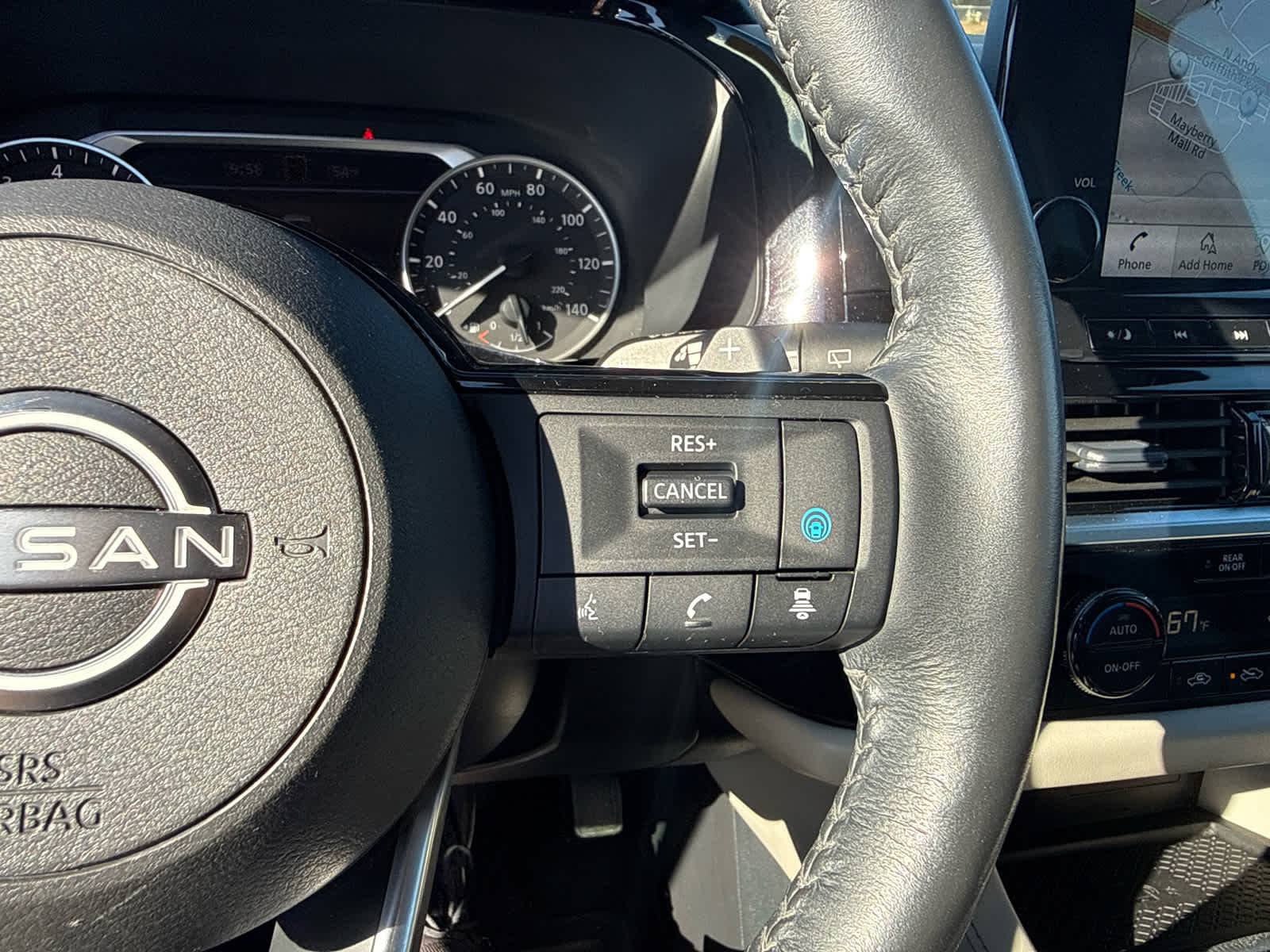 2023 Nissan Pathfinder SL 4WD