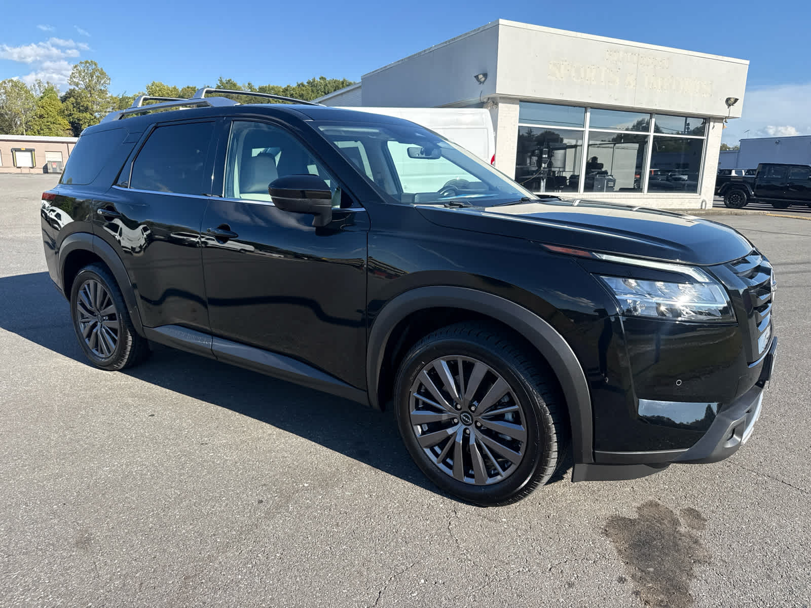 2023 Nissan Pathfinder SL 4WD
