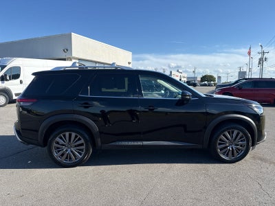 2023 Nissan Pathfinder SL 4WD