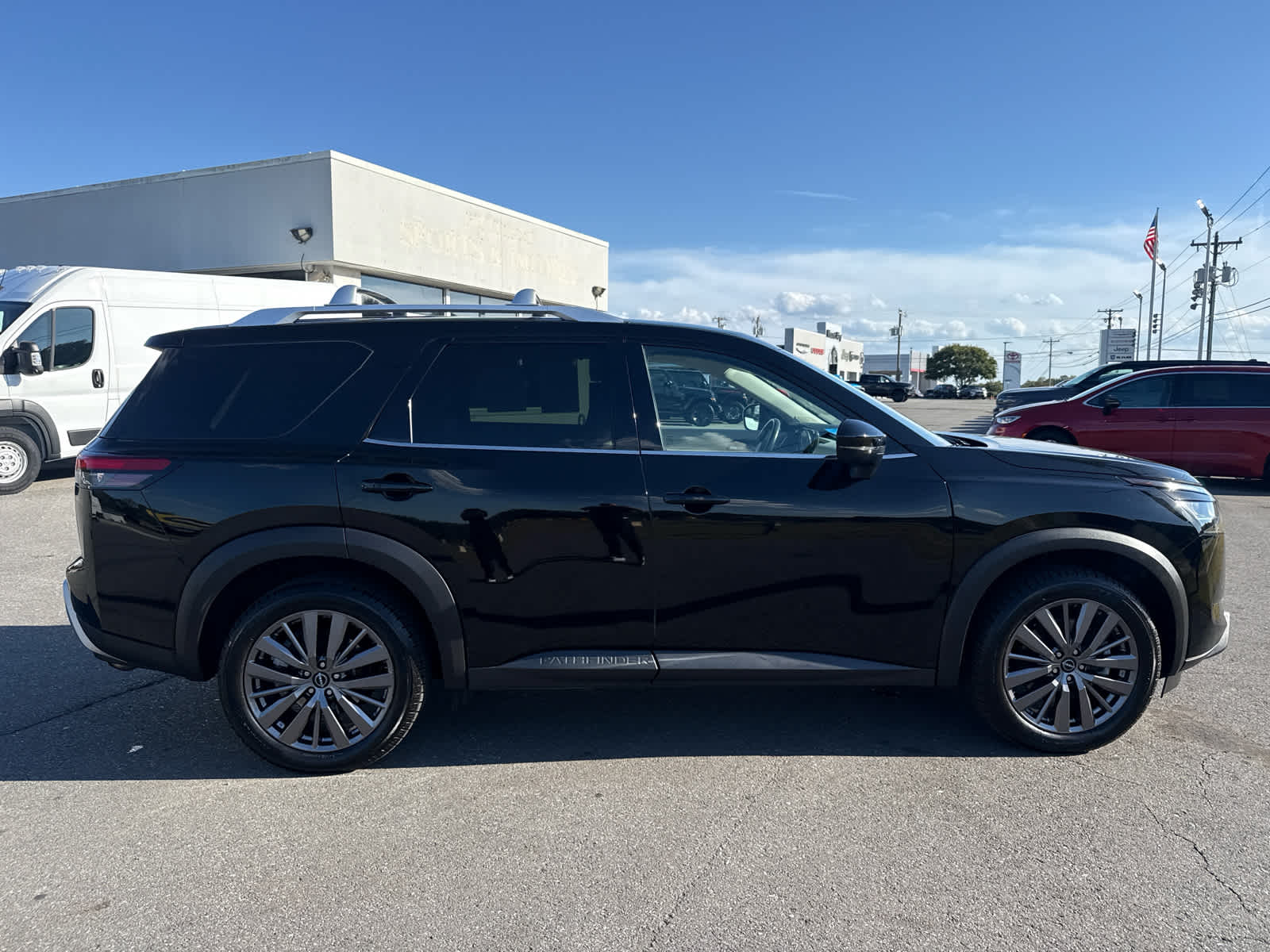 2023 Nissan Pathfinder SL 4WD