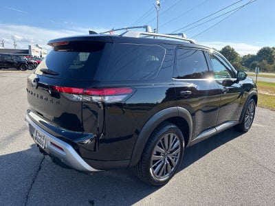 2023 Nissan Pathfinder SL 4WD