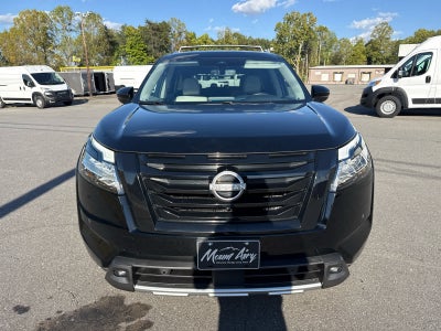 2023 Nissan Pathfinder SL 4WD
