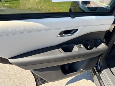 2023 Nissan Pathfinder SL 4WD