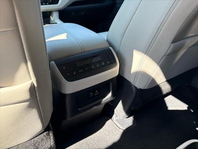 2023 Nissan Pathfinder SL 4WD