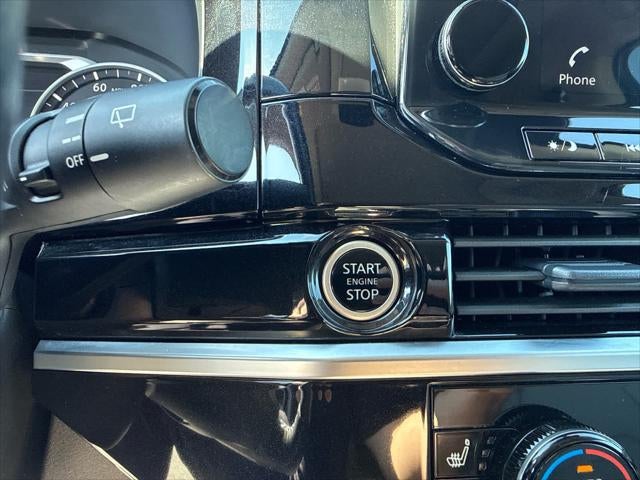 2023 Nissan Pathfinder SL 4WD