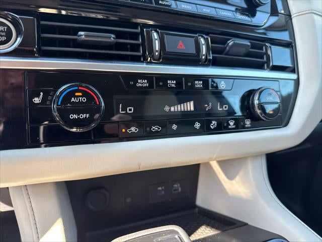 2023 Nissan Pathfinder SL 4WD
