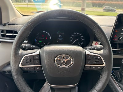 2023 Toyota Sienna XLE