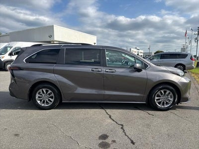 2023 Toyota Sienna XLE
