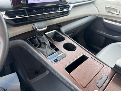 2023 Toyota Sienna XLE