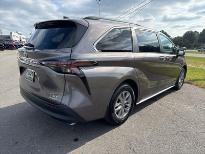 2023 Toyota Sienna XLE