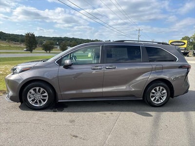 2023 Toyota Sienna XLE
