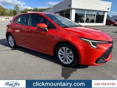 2025 Toyota Corolla Hatchback SE