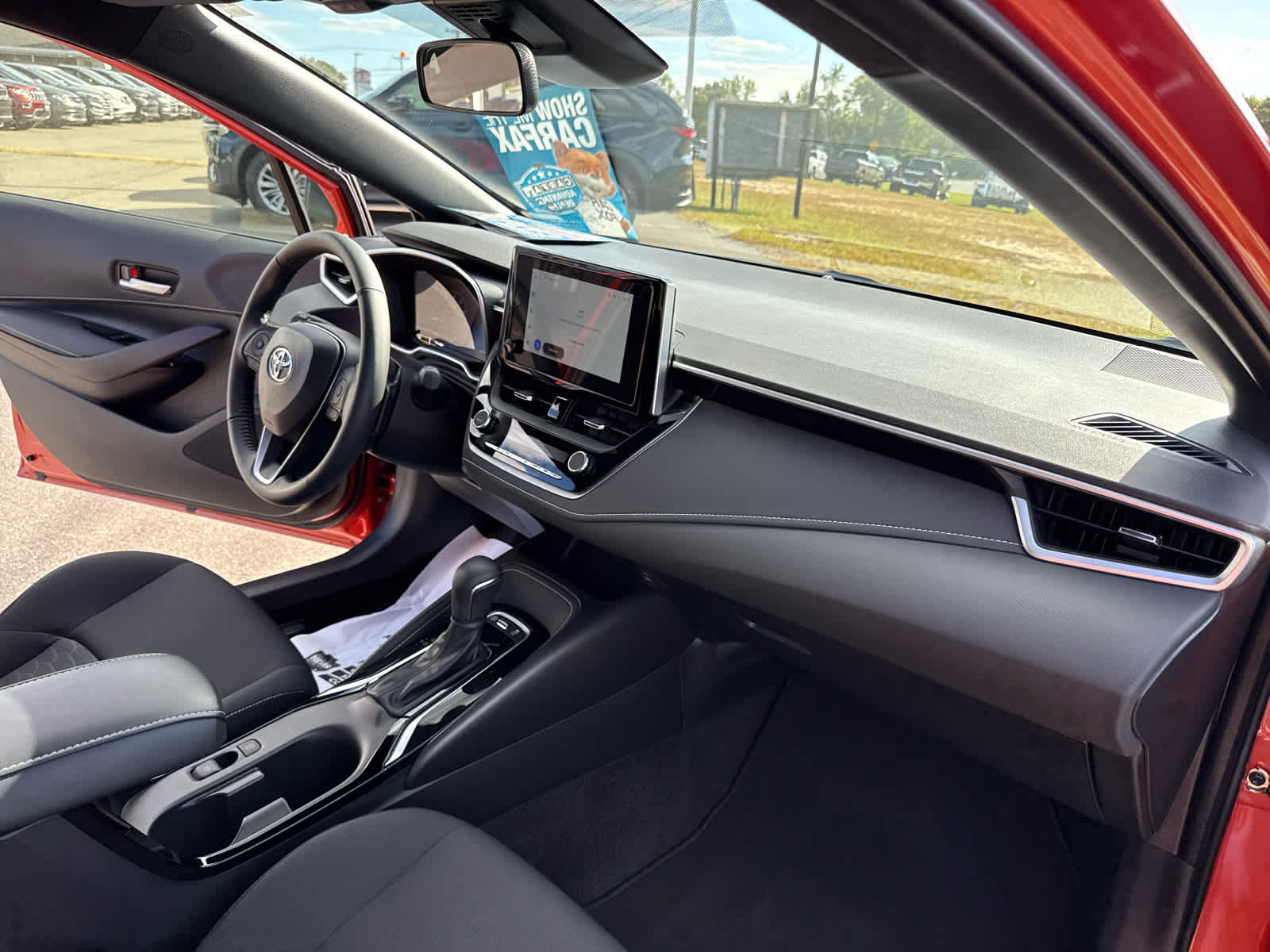 2025 Toyota Corolla Hatchback SE