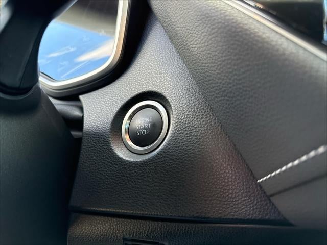 2025 Toyota Corolla Hatchback SE