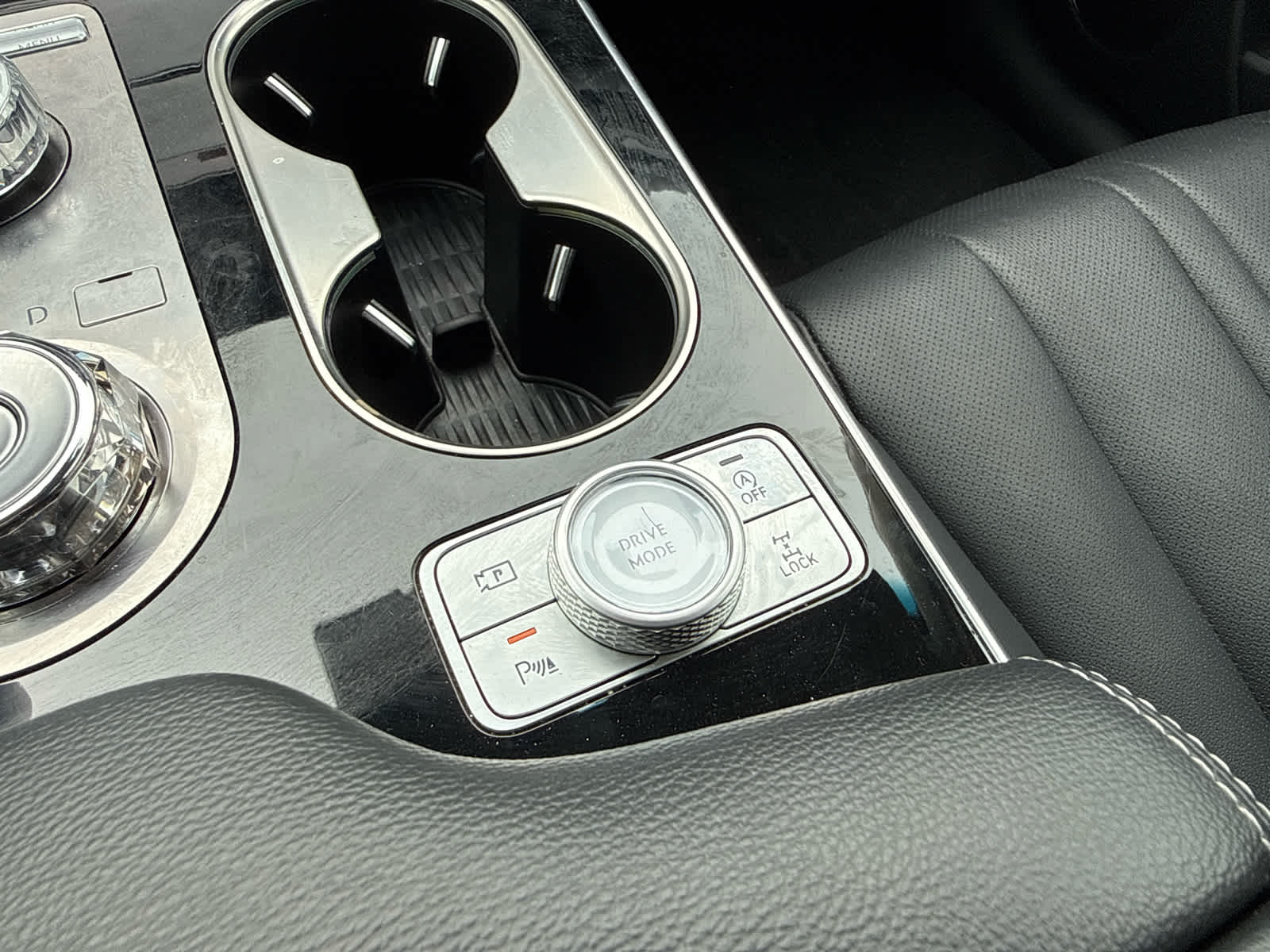 2025 Genesis GV80 2.5T Standard AWD