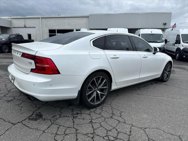 2018 Volvo S90 T5 Momentum